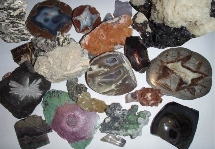 Гор­ные по­ро­ды и ми­не­ра­лы