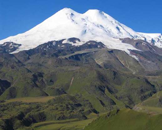Эль­брус – вы­со­чай­шая гора Рос­сии (5642 м)