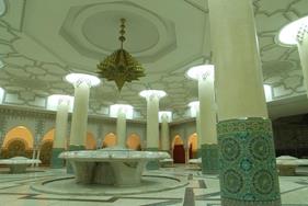 По­ме­ще­ние ме­че­ти Ха­са­на ІІ