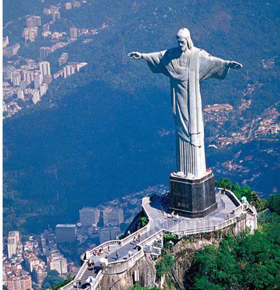 Ста­туя Хри­ста-Ис­ку­пи­те­ля в Рио-де-Жа­ней­ро