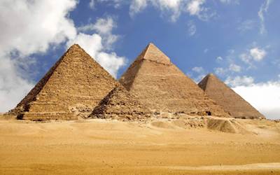 Пи­ра­ми­ды Гизы в Егип­те