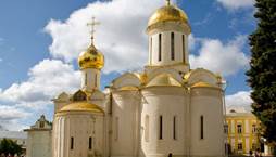 Тро­и­це-Сер­ги­ев мо­на­стырь